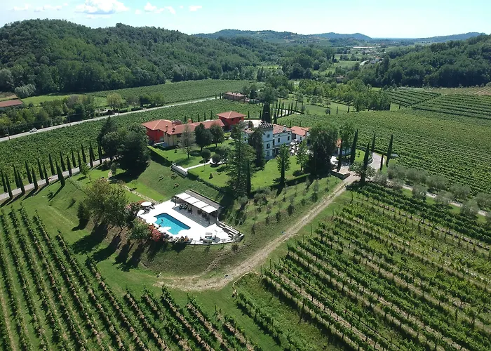Villa con piscina: Il Roncal Wine Resort - for Wine Lovers